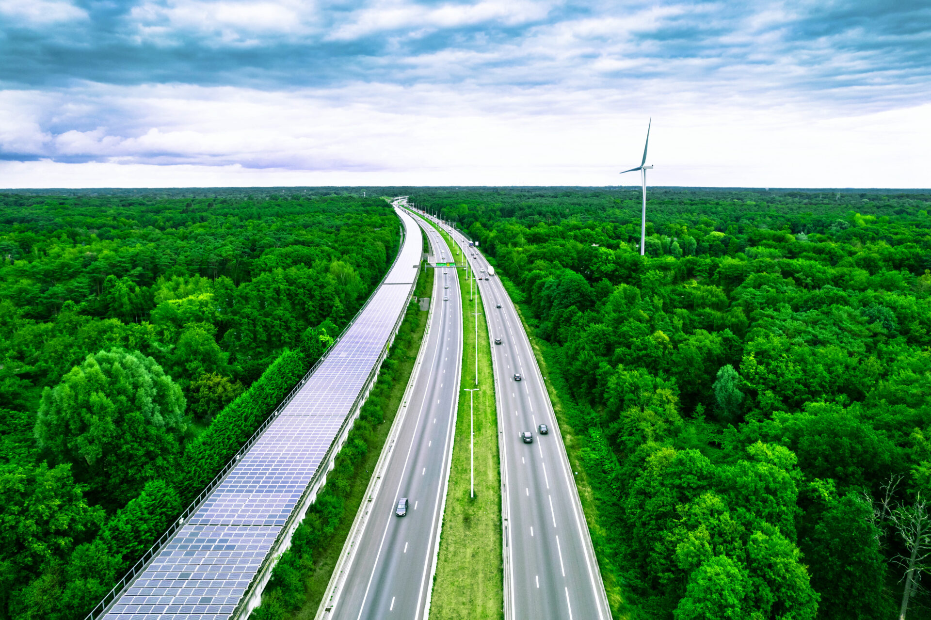 IRU och CLEPA vill se en öppenhet för flera tekniker för att minska CO2-utsläppen.