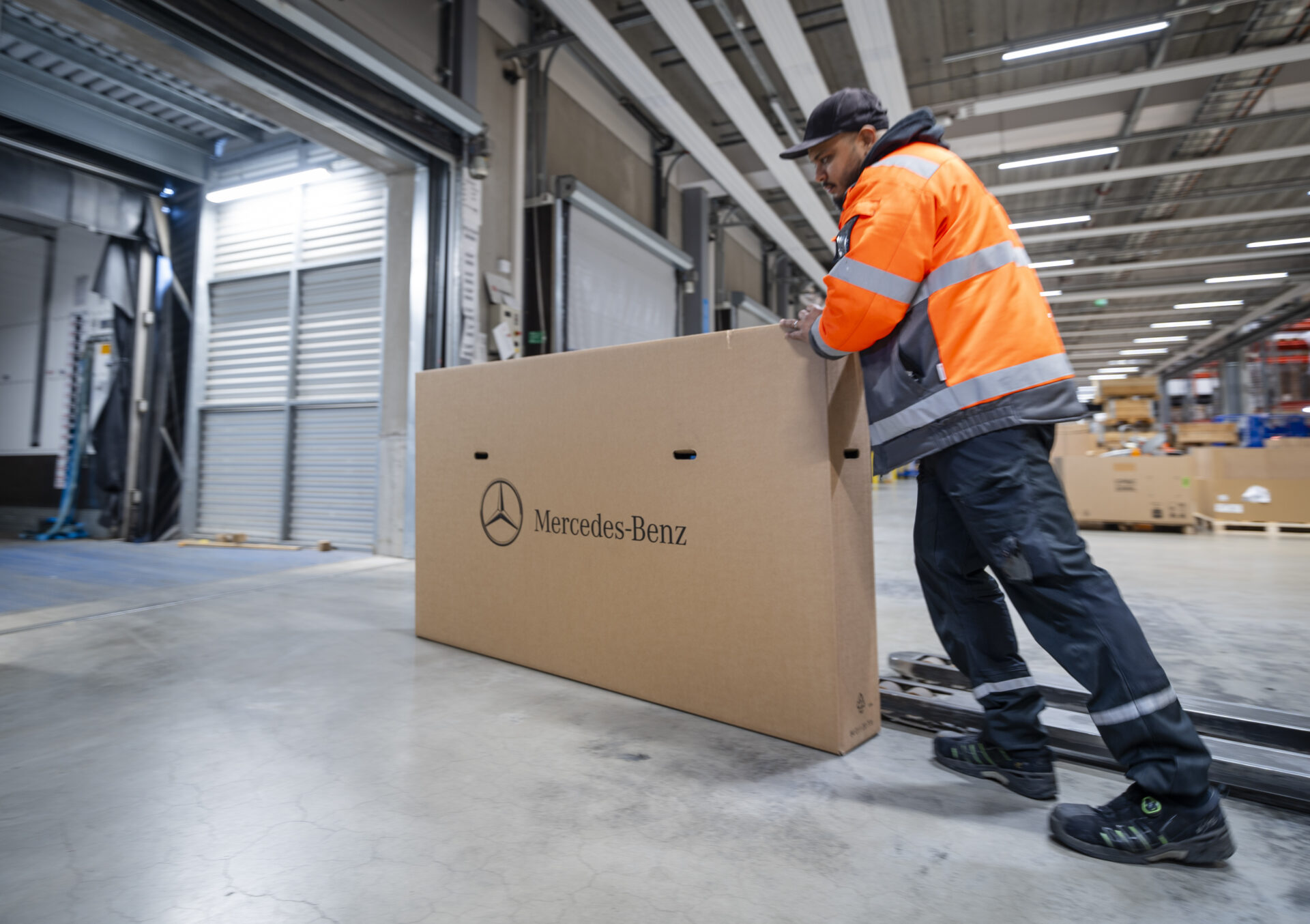Snabbare leverans för Mercedes-Benz med Fedex. Foto: Mercedes-Benz Lastbilar.