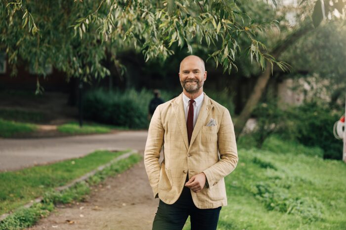  ”Planen är att flera regnbågsfärgade övergångsställen ska möta våren på stadens gator i god tid innan Stockholm Pride”, säger Lars Strömgren (MP), trafikborgarråd Stockholms stad. Fotograf/Källa: Alexander Donka.