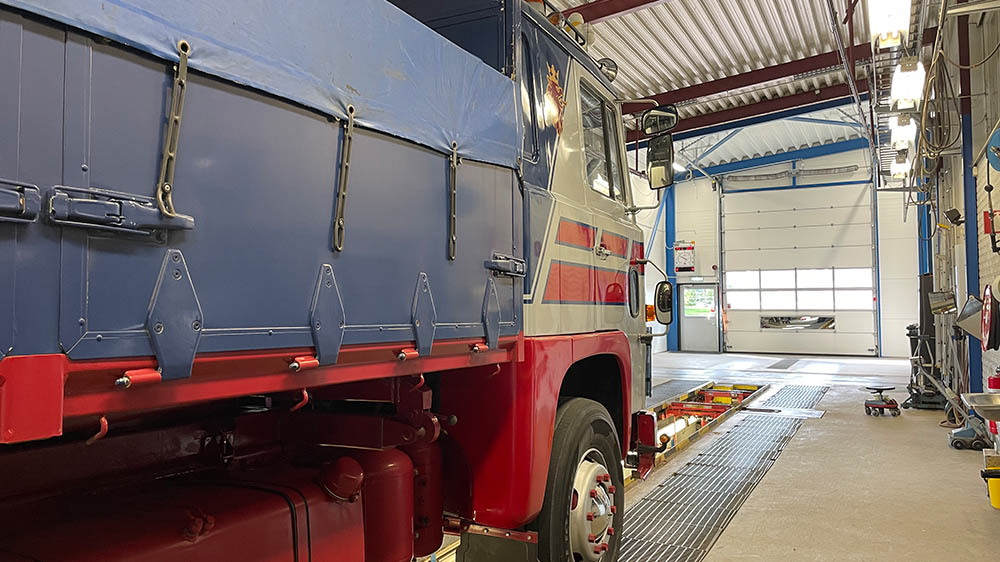 Bilprovningens besiktningsstatistik för 2025 visar att sex av tio tunga lastbilar har brister. Foto: Bilprovningen.