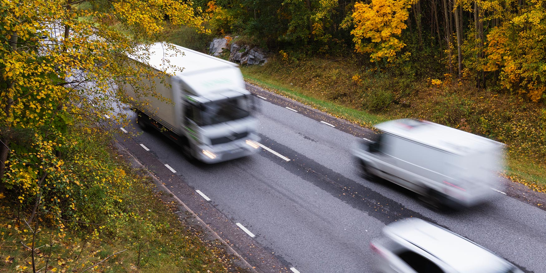 "För alla trafikanter kommer det höjda skicket på vägarna att vara det som gör störst skillnad", säger M Sverige. Foto: DRIVA/Proffs arkiv.