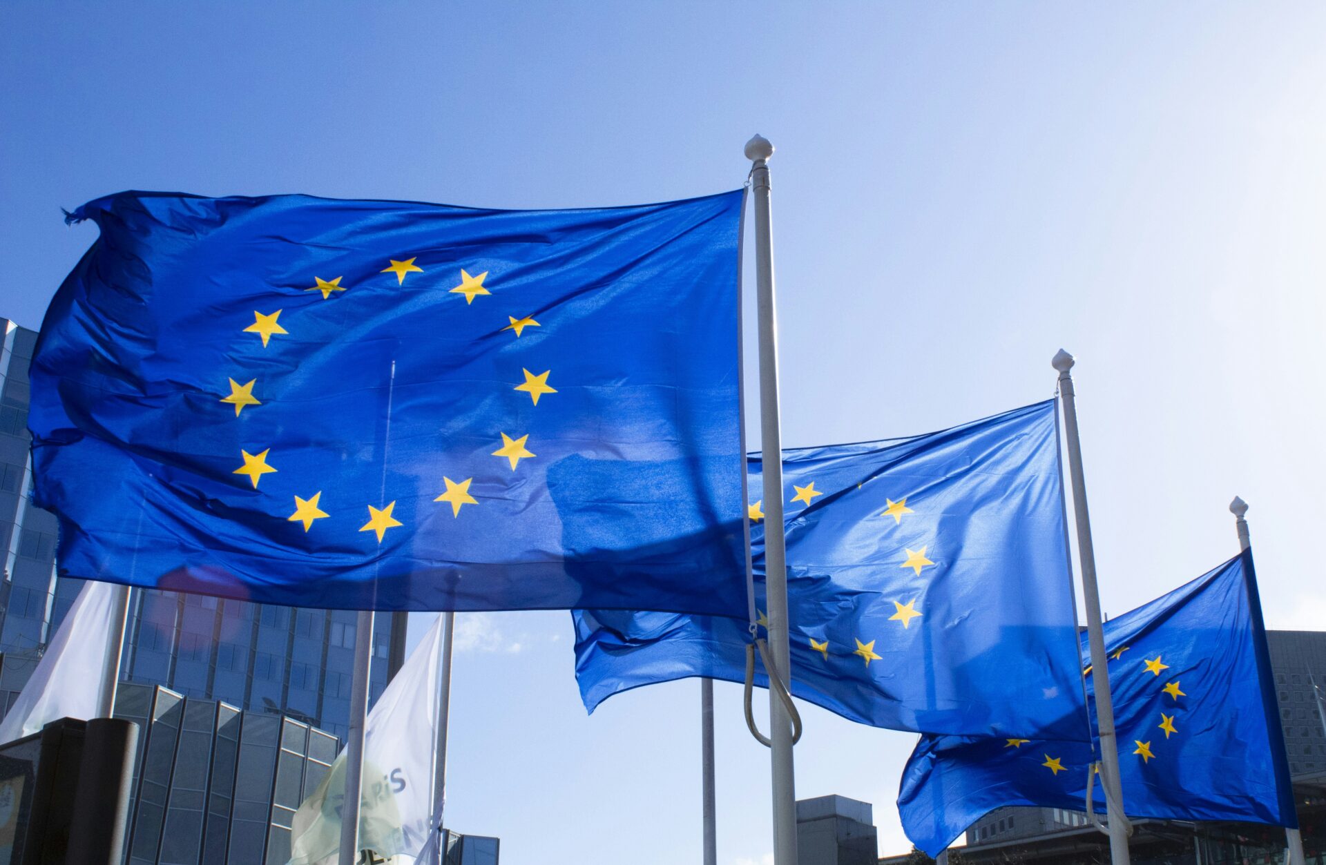 EU kommer nu med tydliga och proportionella regler för utsläpp. Foto: Alexandre Lallemand/Unsplash. 