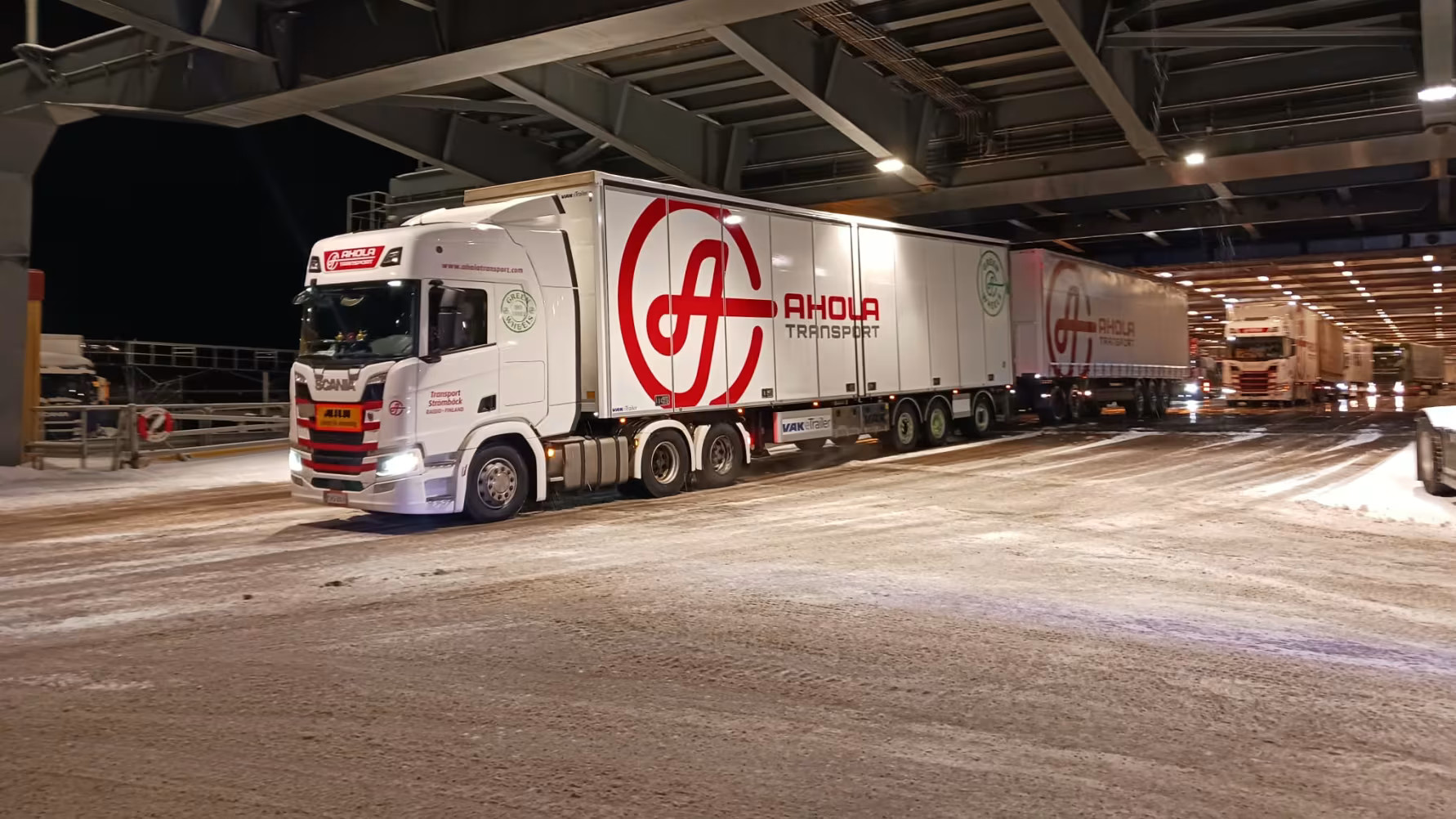 ”Att modernisera reglerna för längre lastbilsekipage är ett viktigt steg”, säger Transportföretagen. Foto: Ahola.