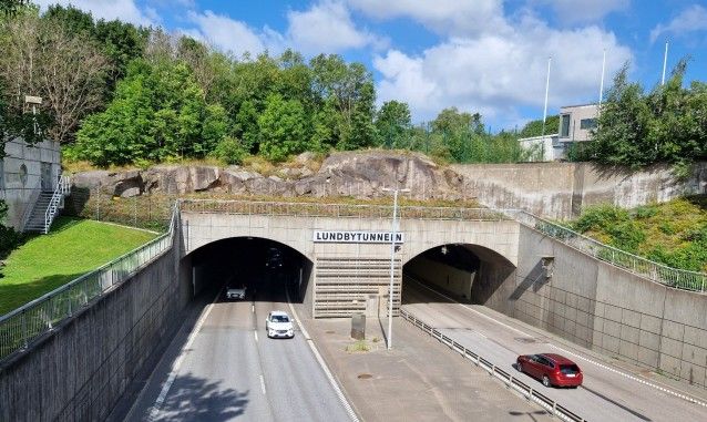 Mellan klockan 15.00 och 17.30 är det mest trafik enligt beräkningar och då är det bra att undvika vägsträckan. Foto: Trafikverket.