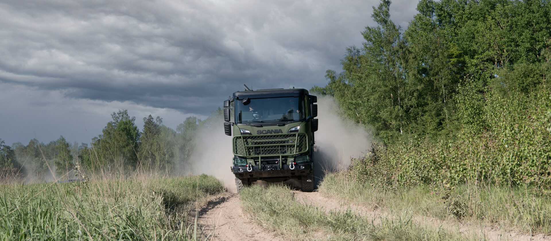 Scanias modulära skyddade hytt är utvecklad för att kombinera besättningsskydd, mobilitet och operativ prestanda. Lösningen är framtagen för krävande försvarsmiljöer där skydd och tillgänglighet är avgörande. Foto: Scania Group.