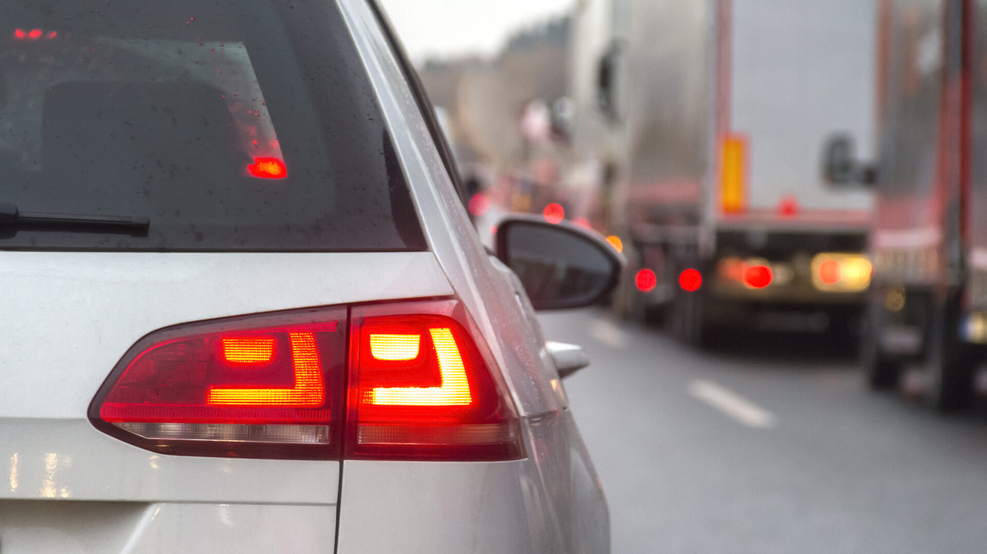 Det rullar mycket långsamt i området, men Trafikverket hoppas att vidtagna åtgärder ska lätta upp situationen. Foto: Trafikverket/arkivbild.